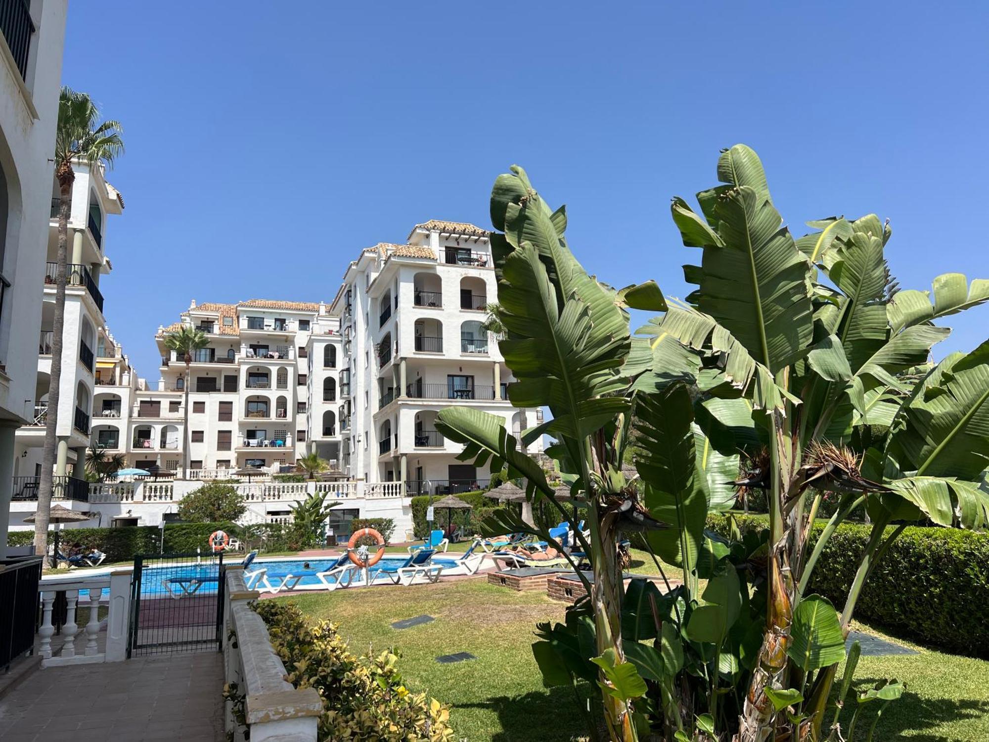 Puerto De La Duquesa Apartment มานิลบา ภายนอก รูปภาพ