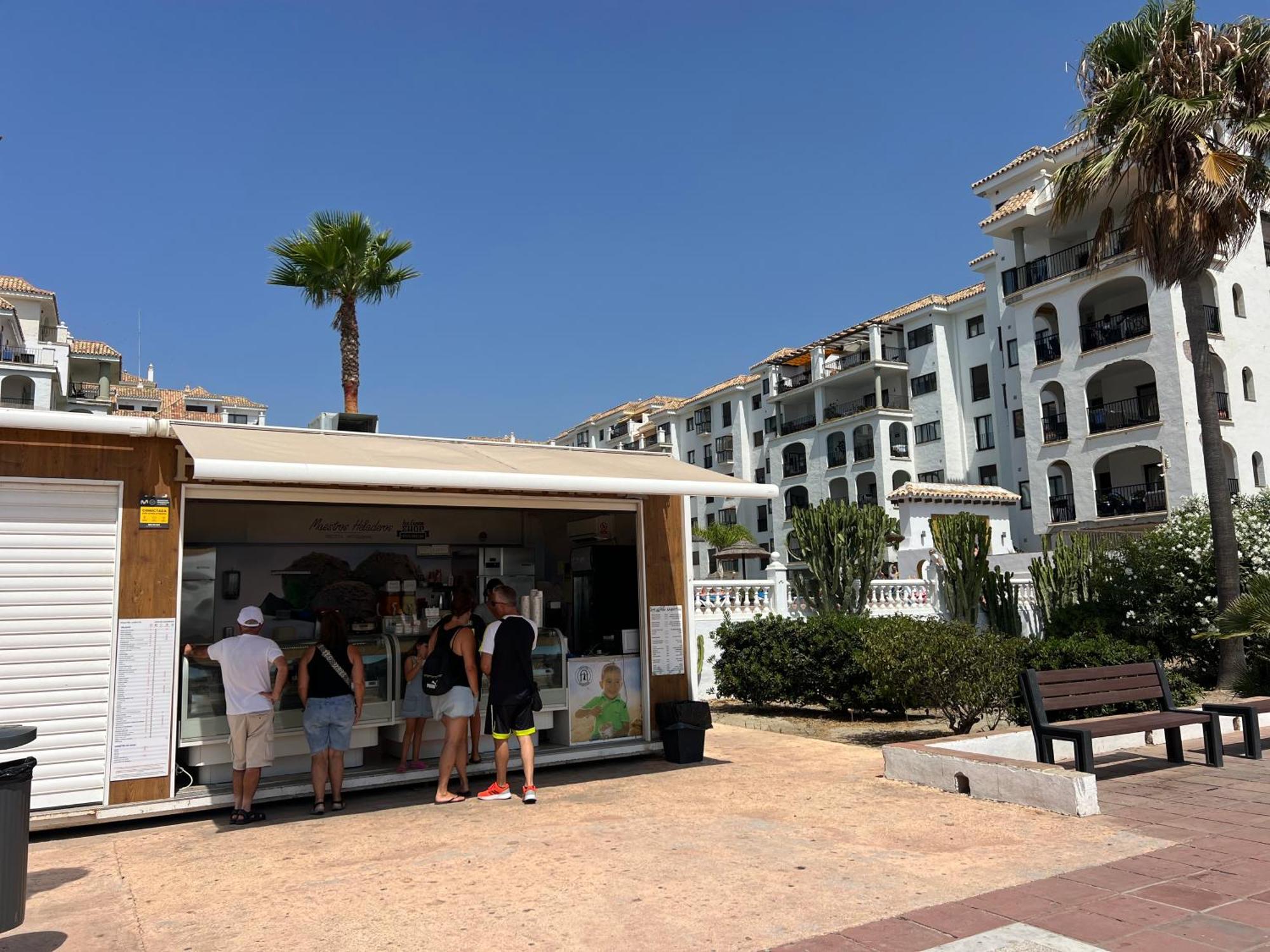 Puerto De La Duquesa Apartment มานิลบา ภายนอก รูปภาพ