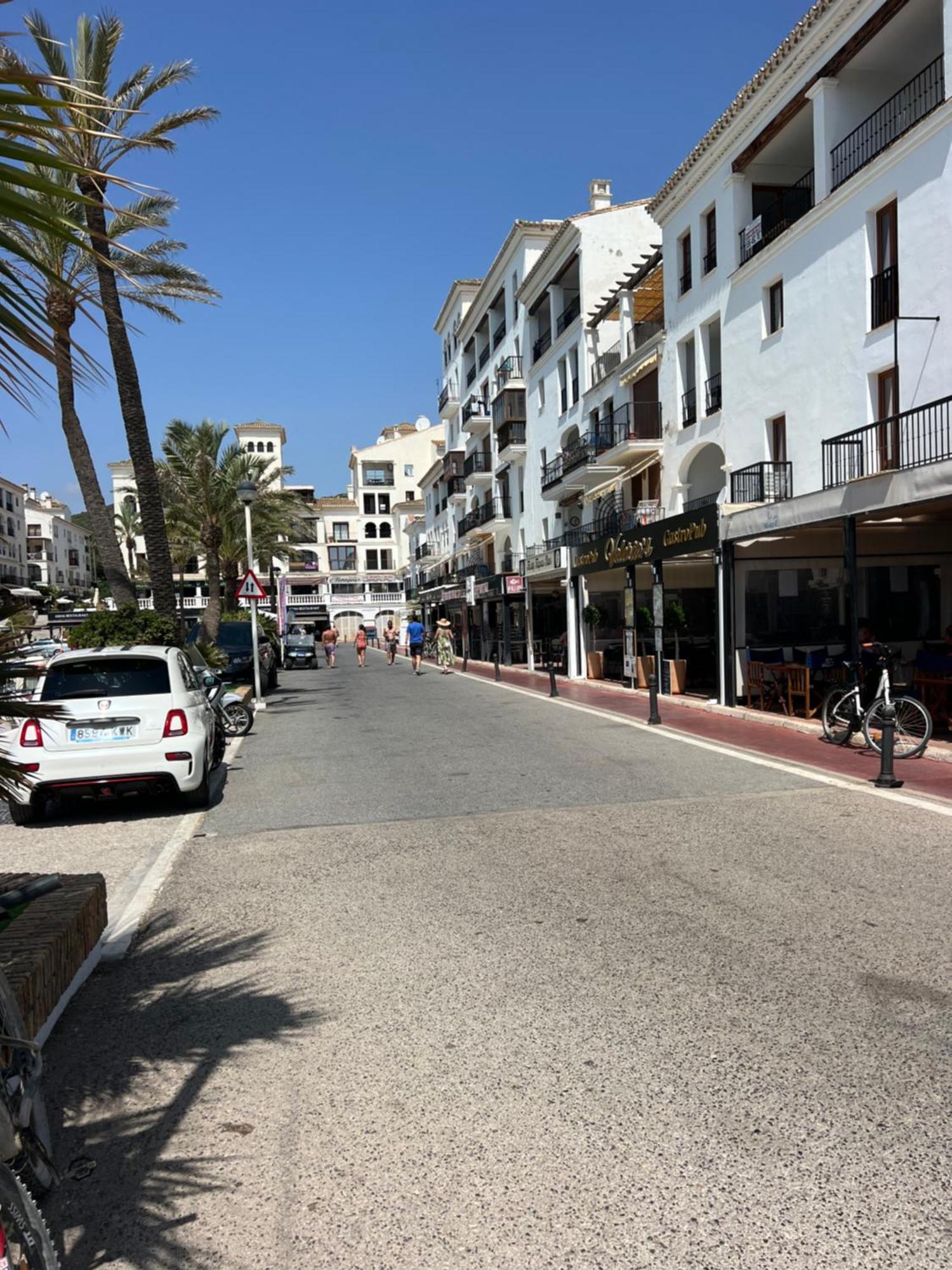 Puerto De La Duquesa Apartment มานิลบา ภายนอก รูปภาพ