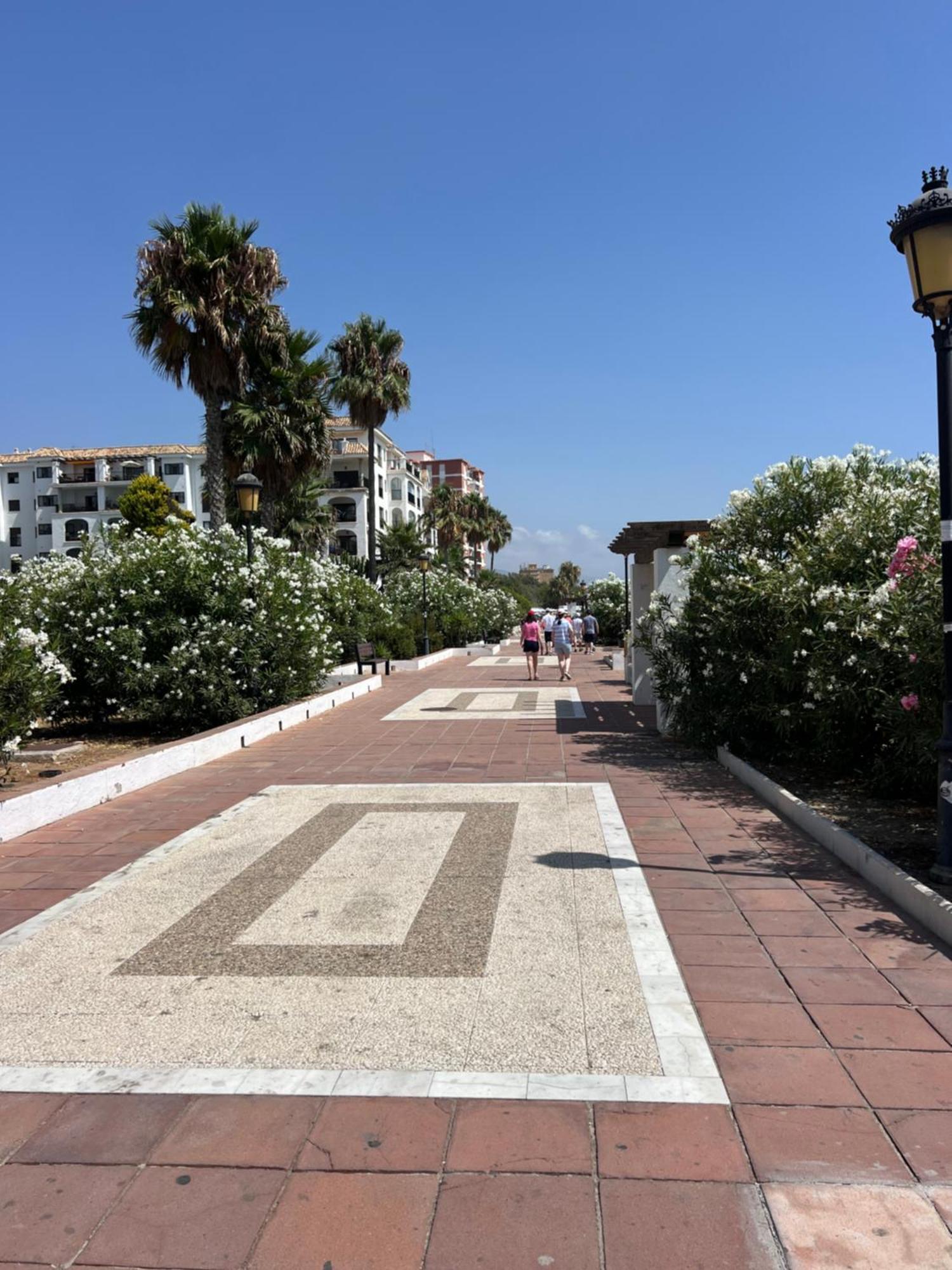 Puerto De La Duquesa Apartment มานิลบา ภายนอก รูปภาพ