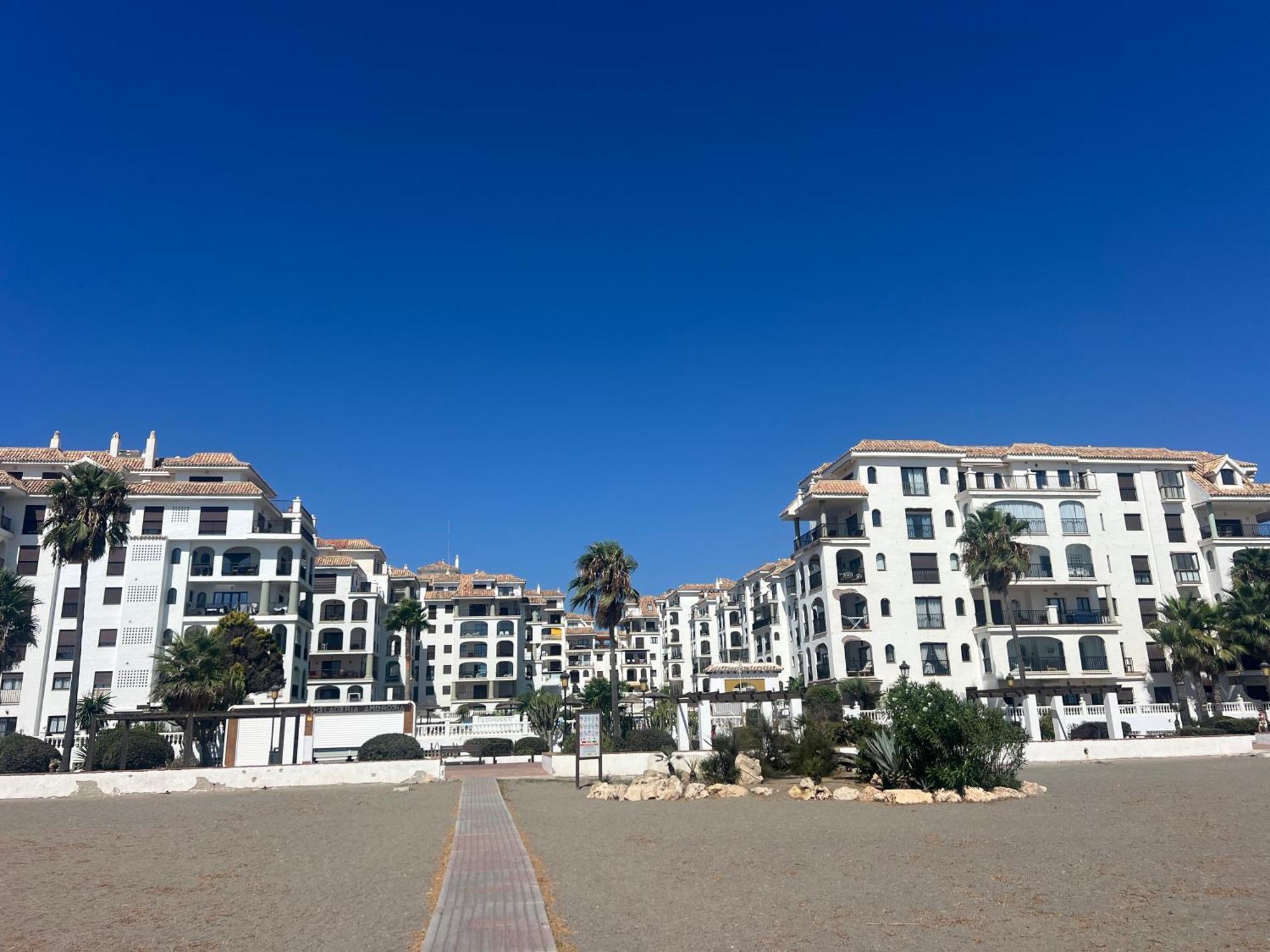 Puerto De La Duquesa Apartment มานิลบา ภายนอก รูปภาพ